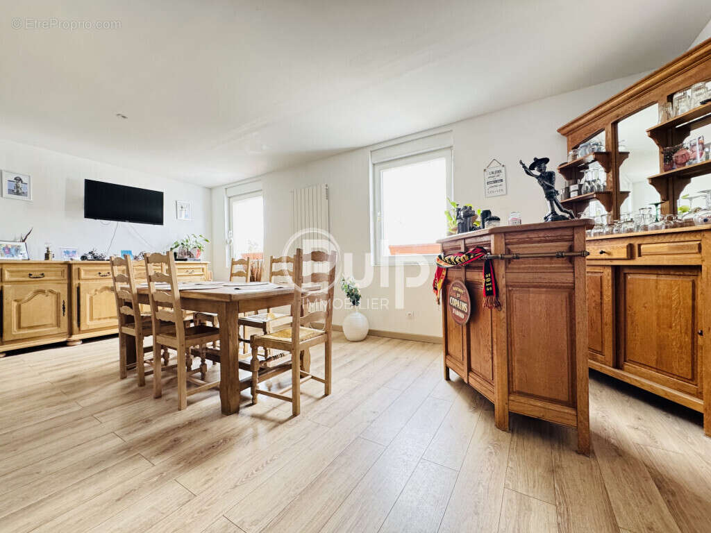 Appartement à FAMPOUX