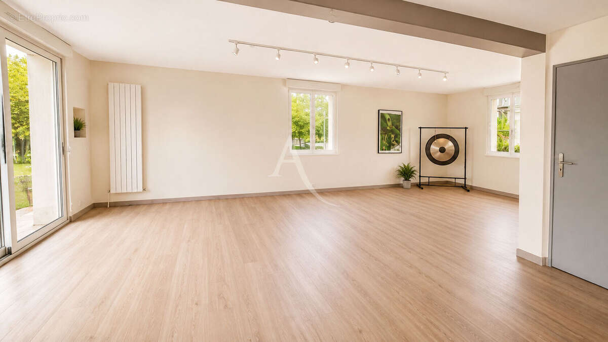 Maison de 8 pièces de 191 m² à Saint-Pierre-des-Corps - photo 6