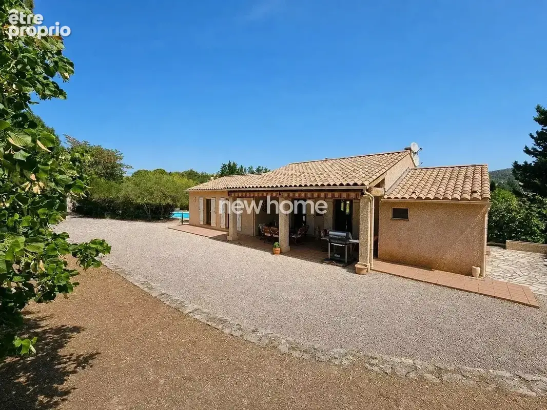 Lorgues – Villa de plain-pied 4 chambres avec piscine, à pied du village - photo 5
