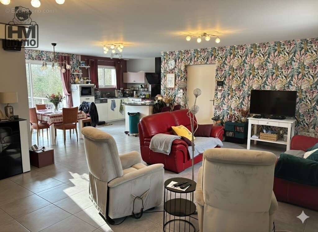 Maison à CONDAT-SUR-VIENNE