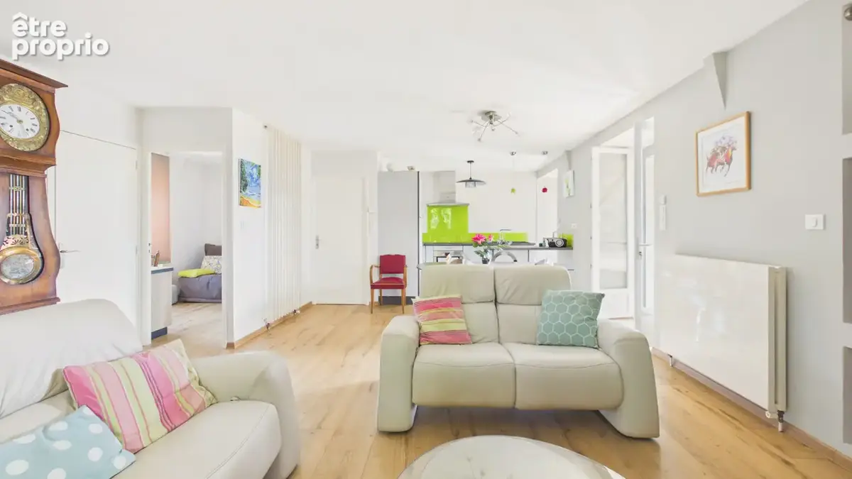Maison 6 pièces - Centre du village - Parc arboré - photo 5