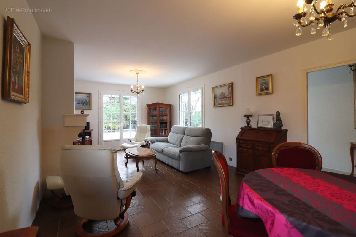 Maison de plain pied dans quartier privilégié au calme - photo 4
