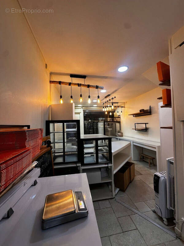 Commerce à FONTAINEBLEAU