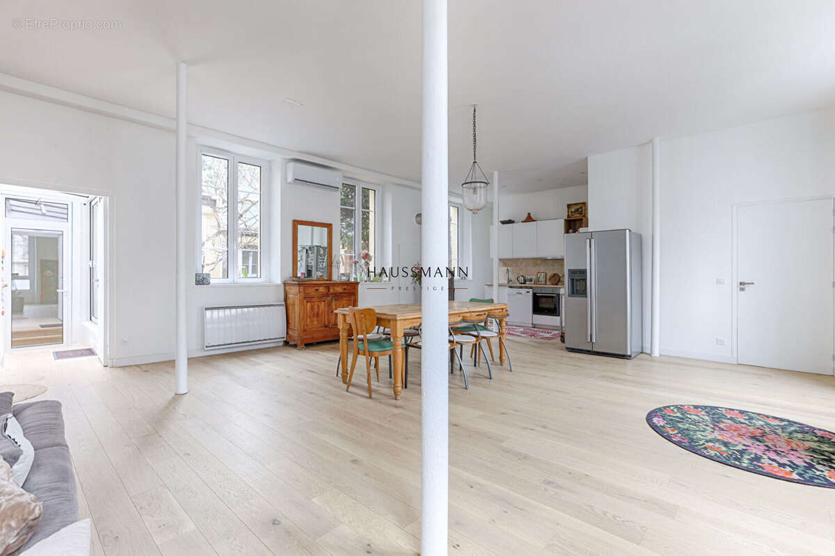 Appartement à PARIS-11E