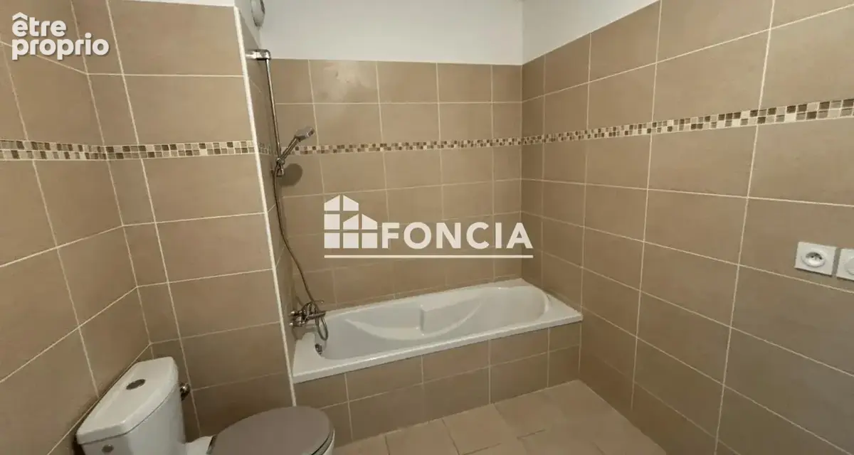 Cannes la Bocca - Appartement T2 43,31 m2 avec double parking - à Cannes – Résidence avec piscine - - photo 9