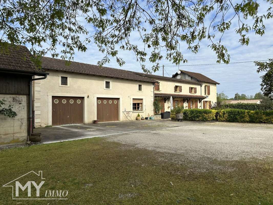 Maison à SAINT-PIERRE-D'EYRAUD