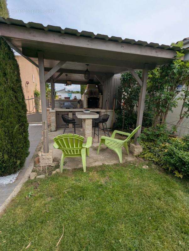 Maison à VEAUCHETTE