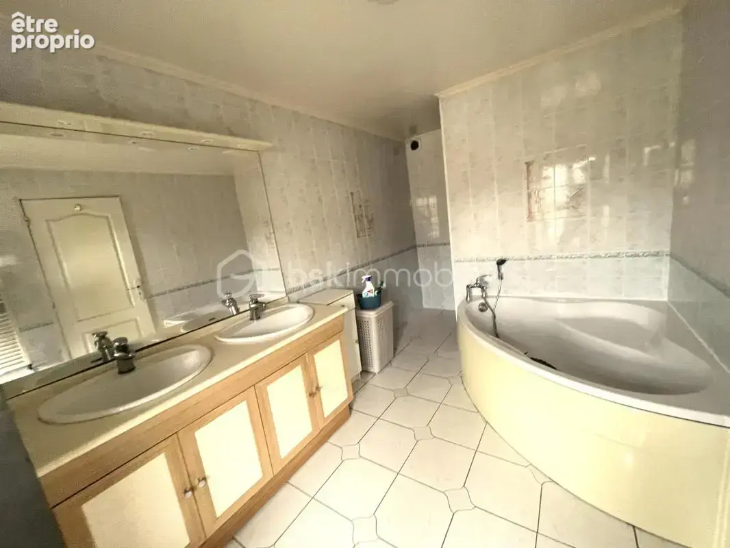 Maison de caractère – 177 m² – 7 pièces – Proche Omaha Beach & Bayeux - photo 9