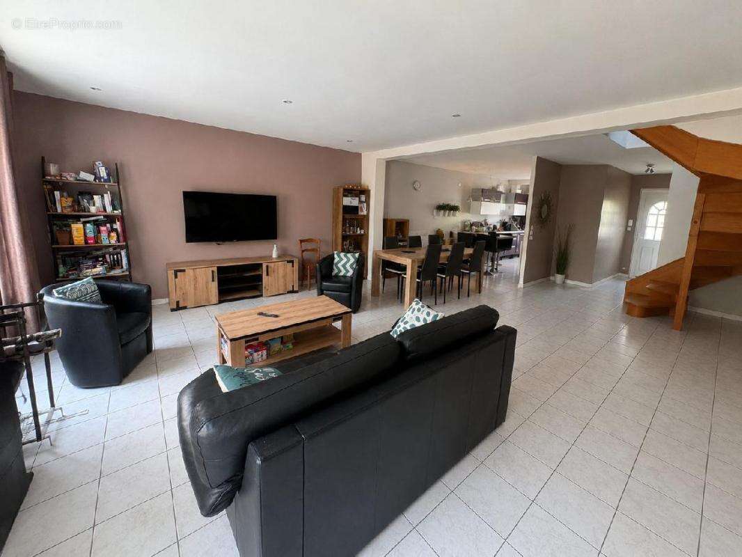 Maison 98 m² à Courmelles  - photo 3
