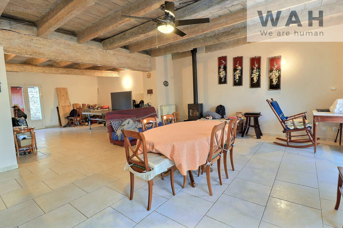 Vente mas de 200m2 et grange sur terrain de 711m2 et 4000m2 de terrain agricole - 34400 lunel - photo 2