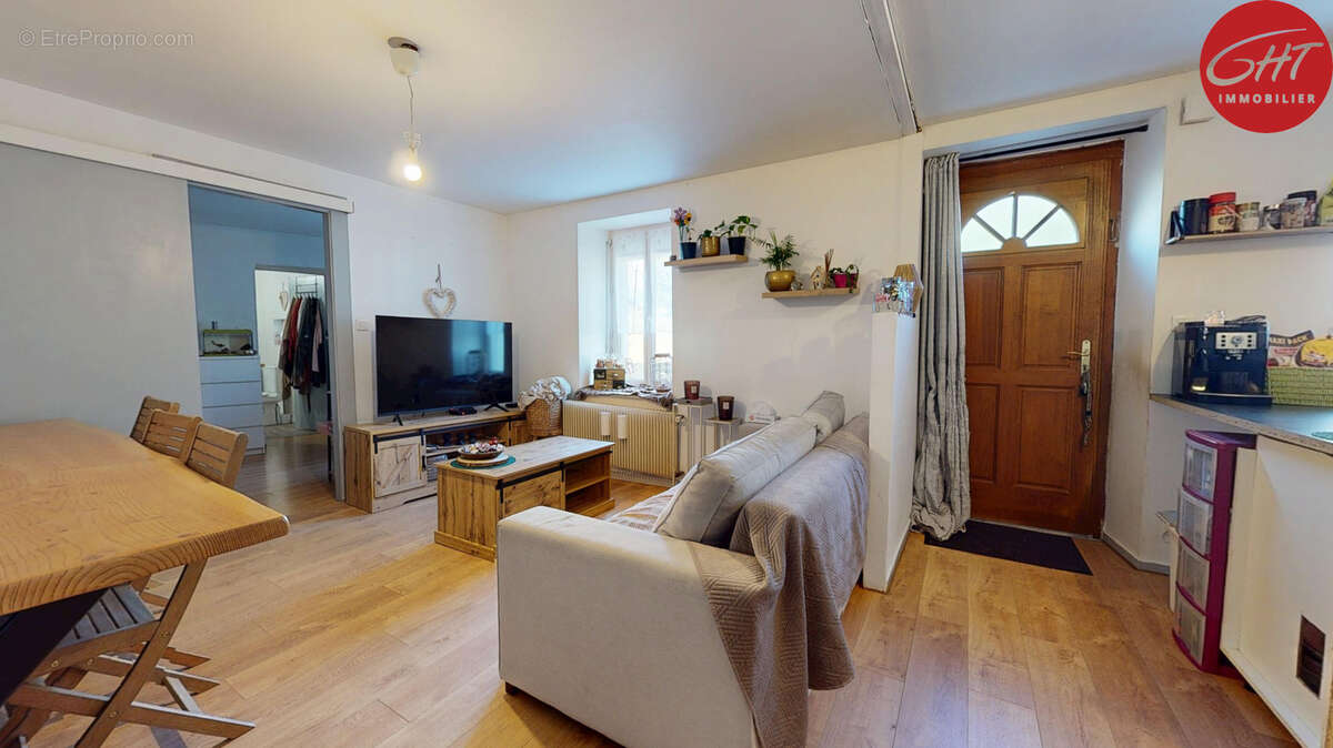 Appartement à HYEVRE-PAROISSE