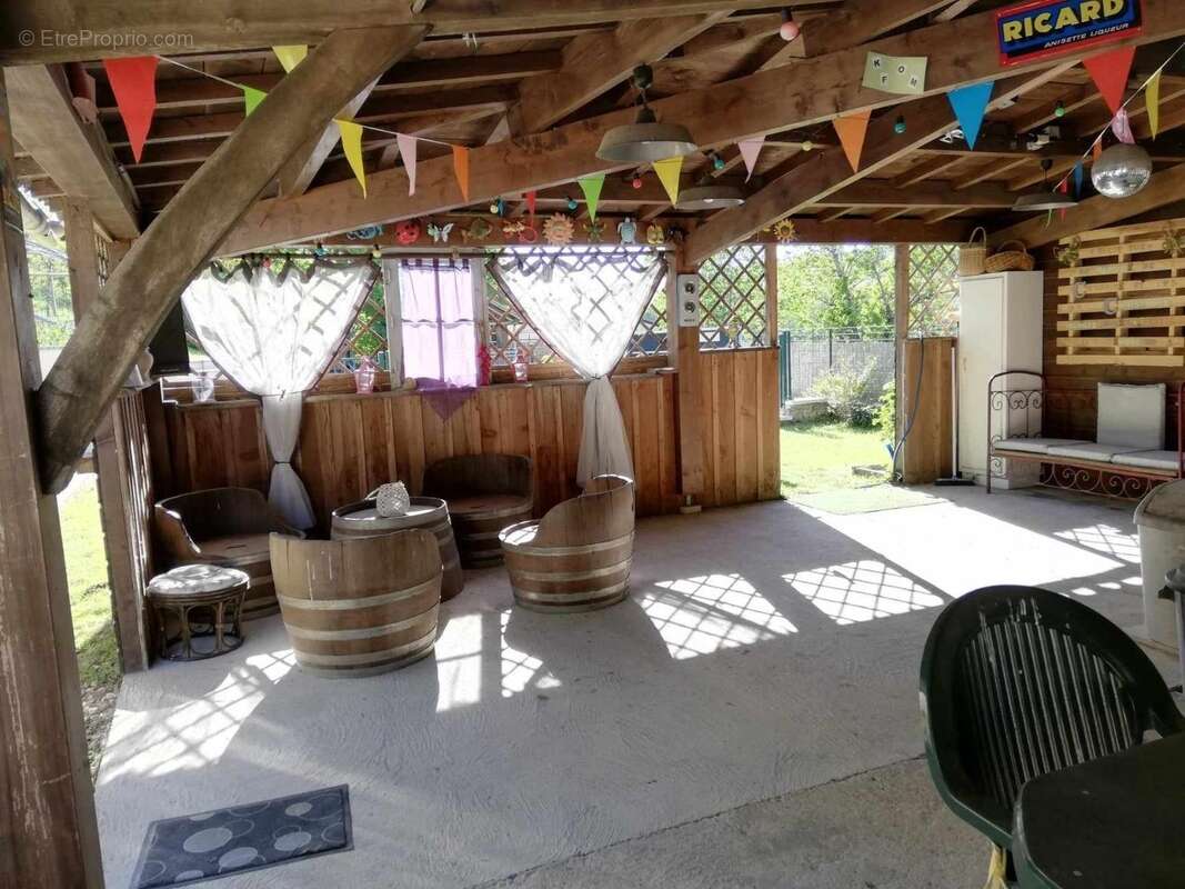 Maison à SAINTE-ALVERE