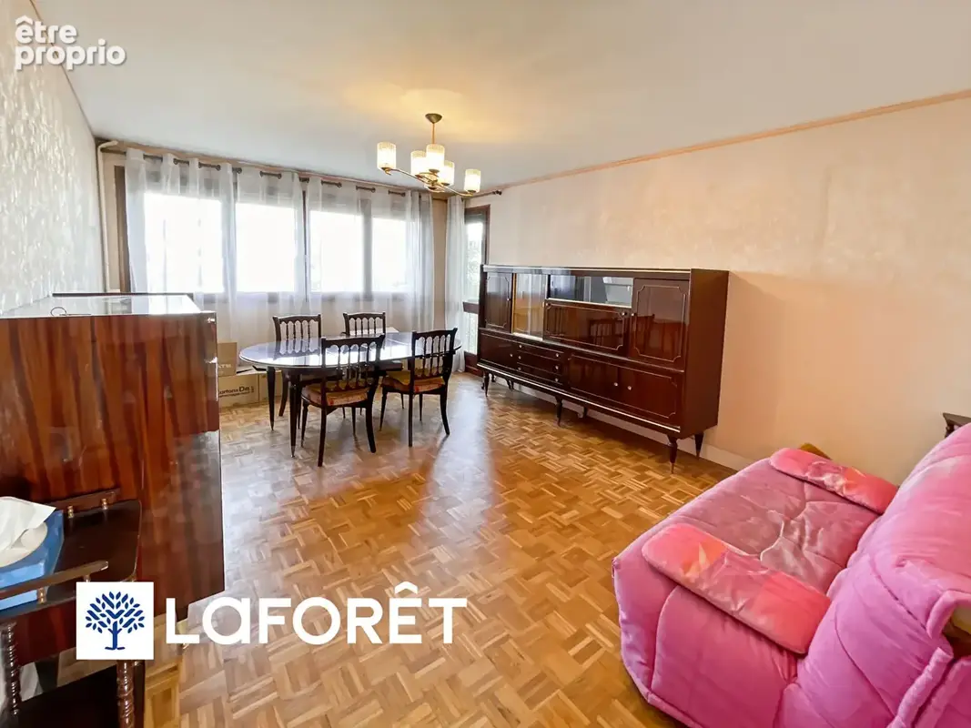 Appartement à SAINTE-GENEVIEVE-DES-BOIS