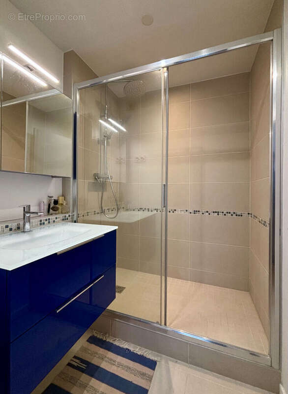 Appartement à LEVALLOIS-PERRET