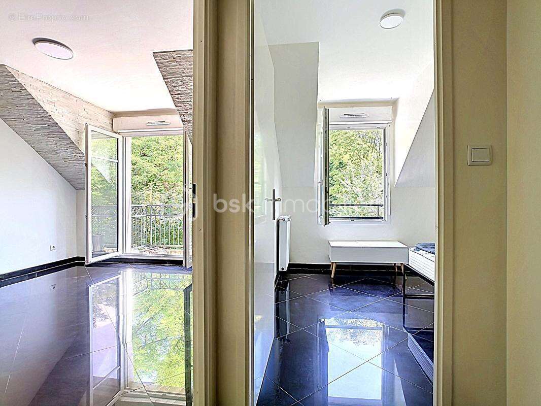 Appartement à QUINCY-VOISINS