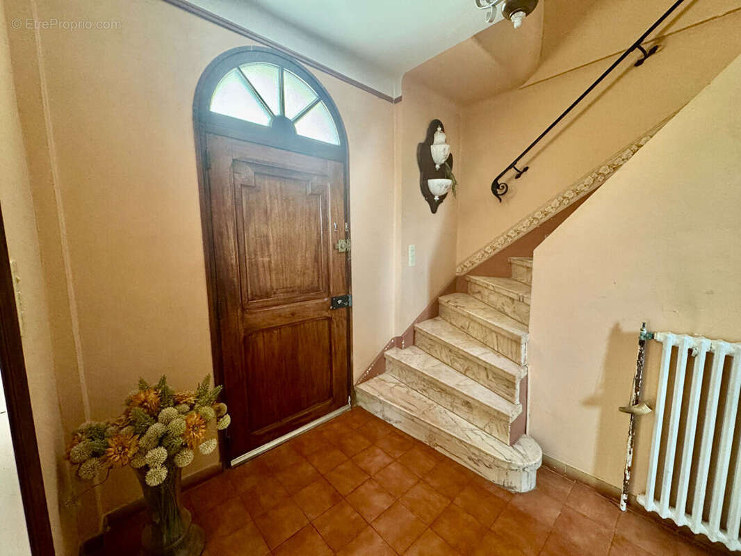 Maison ISTRES T4 de 200m² avec dépendance - photo 3