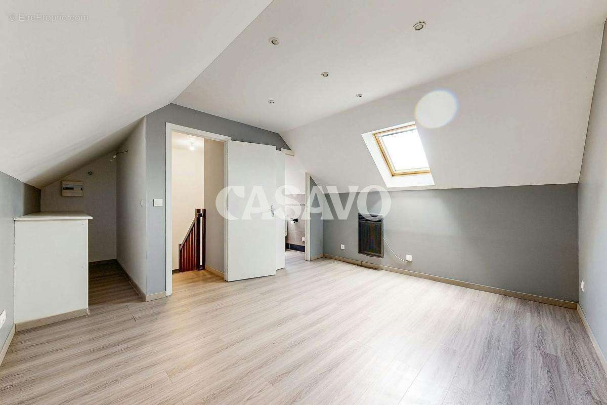 Vente Maison 5 pièces de 97m² - 77100 Meaux - photo 2