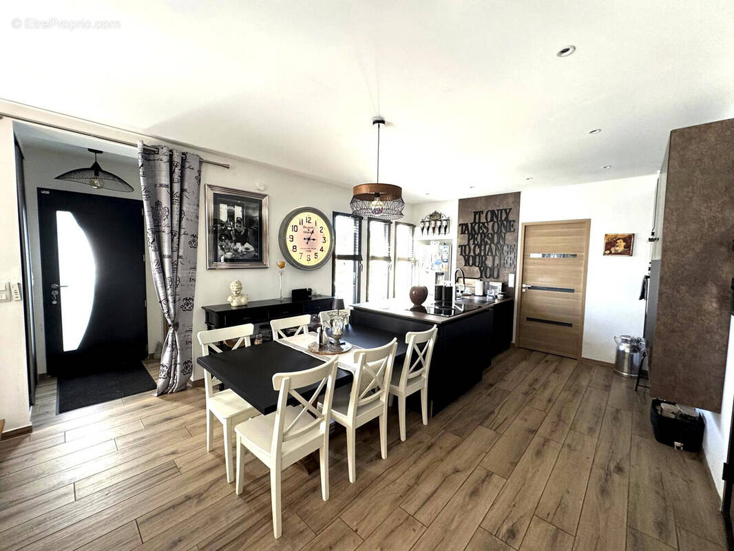 Maison 130 m² à Blere  - photo 2