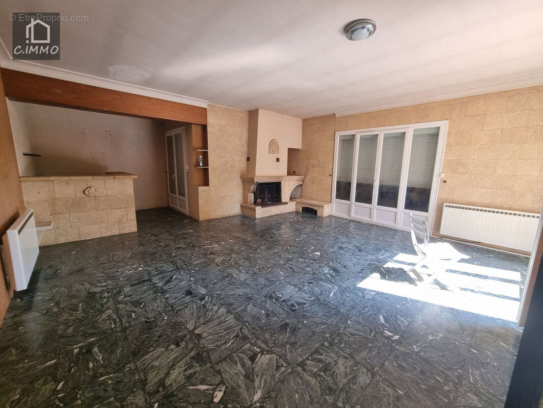 Grande maison traditionnelle de 125 m2 de type 4 avec terrasse de 73 m2 et garage de 124 m2 sur parcelle de 84 - photo 5
