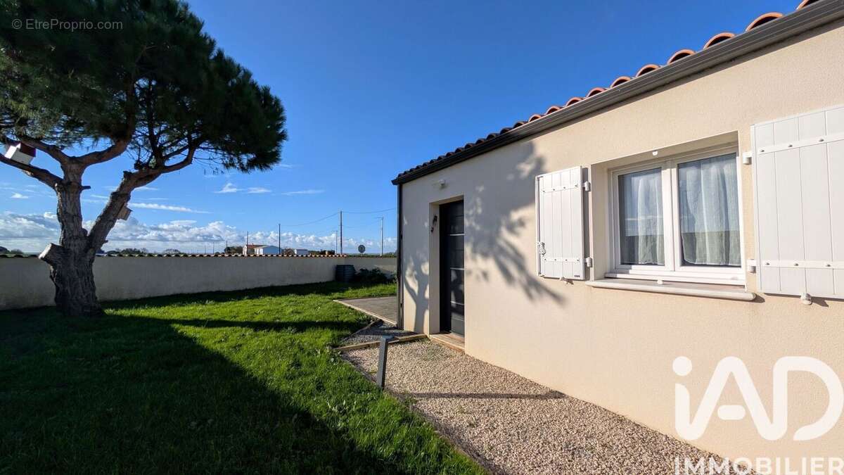 Photo 2 - Maison à PORT-DES-BARQUES