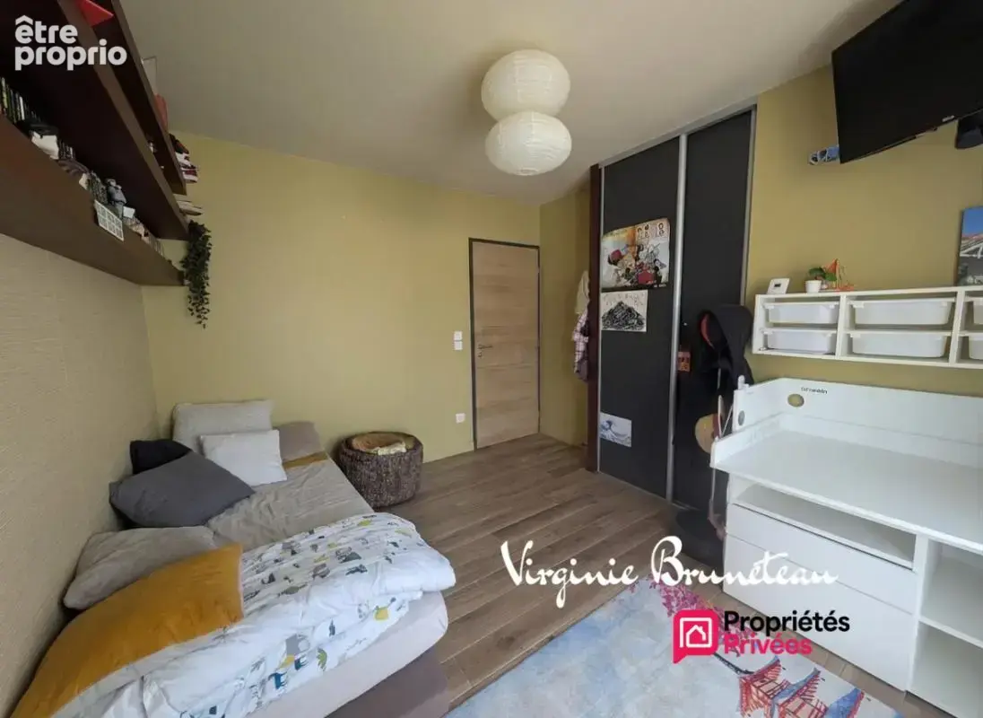 Maison de plain-pied entièrement rénovée, 3 chambres, garage et piscine - photo 4