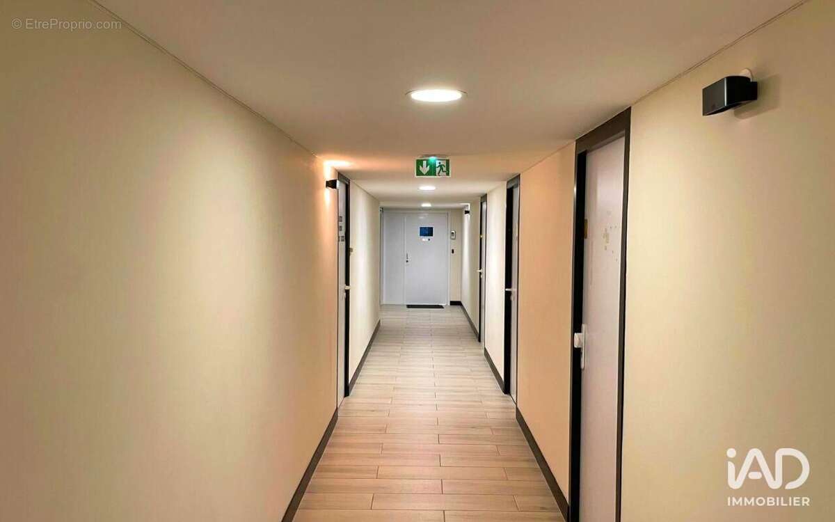 Photo 2 - Commerce à COURCOURONNES