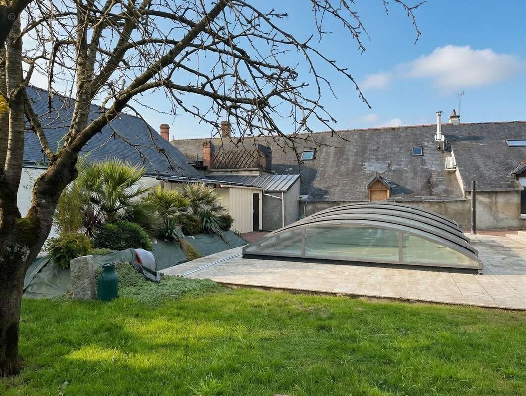 Maison à LONGUE-JUMELLES