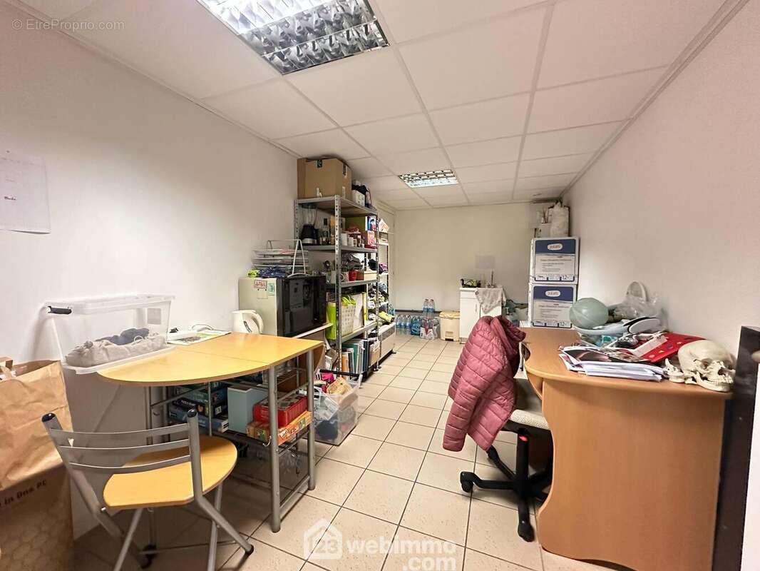 Un espace cuisine de 14 m² - Commerce à LAON