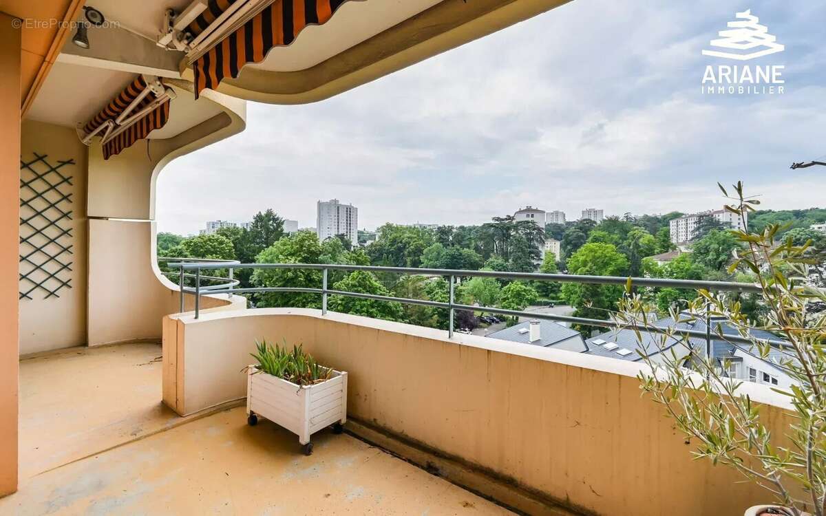 Appartement à LYON-9E