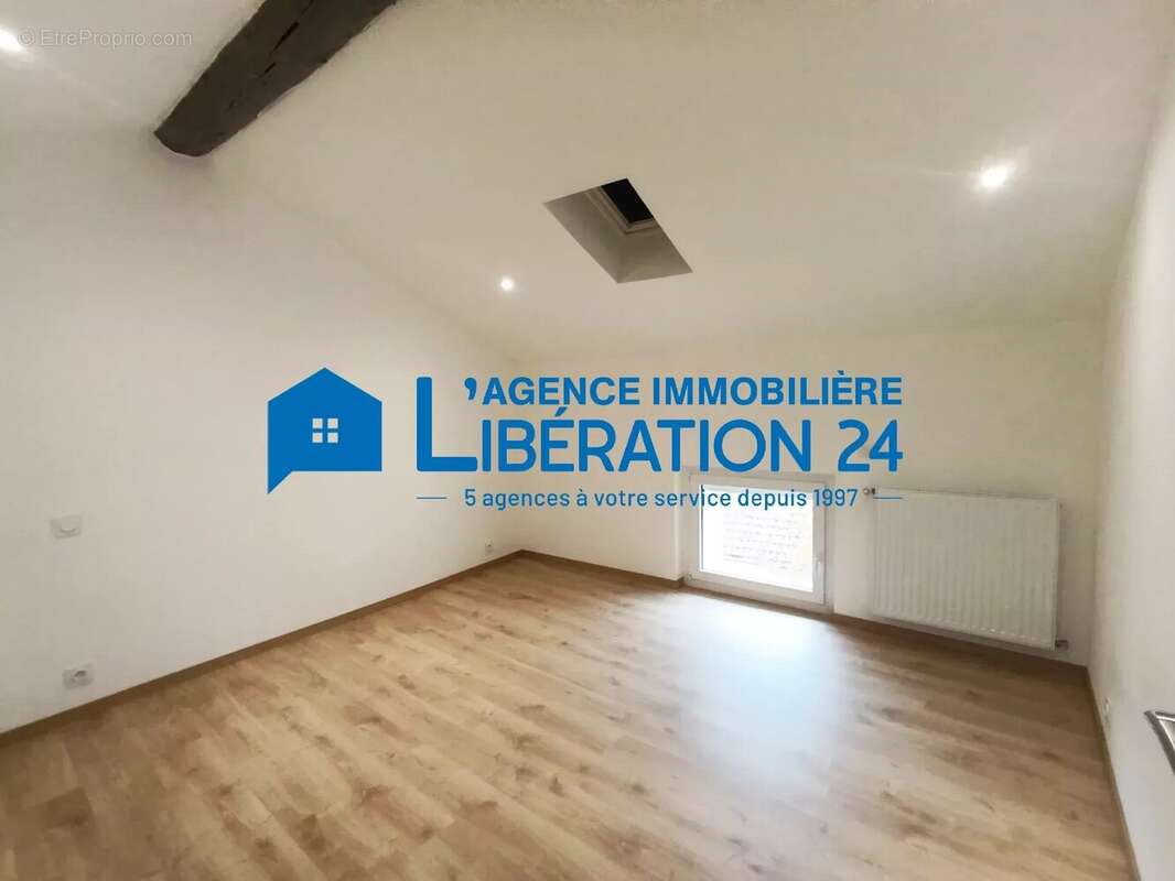 Maison à SAINT-JEAN-BONNEFONDS