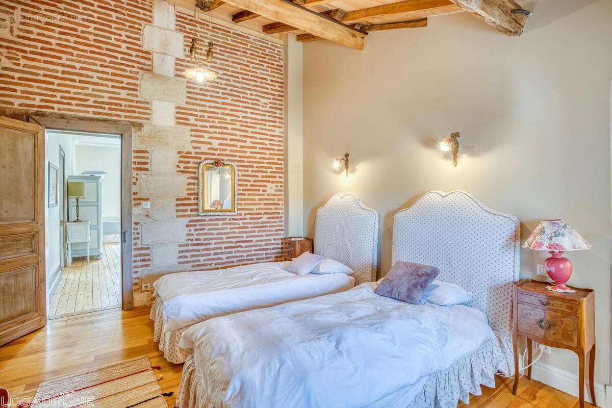 Élégante Maison de Maître du XIXème siècle, avec annexe, piscine et parc arboré - photo 11