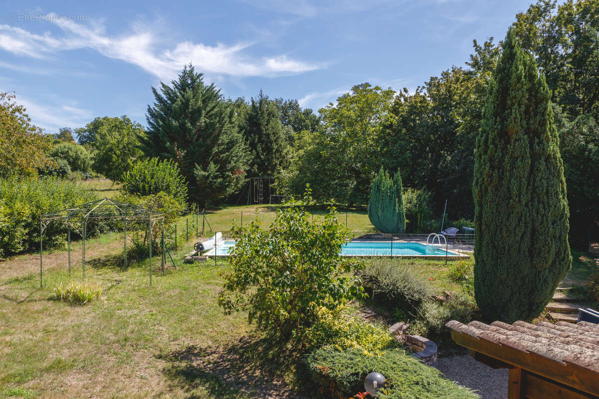 Maison à MOGNENEINS