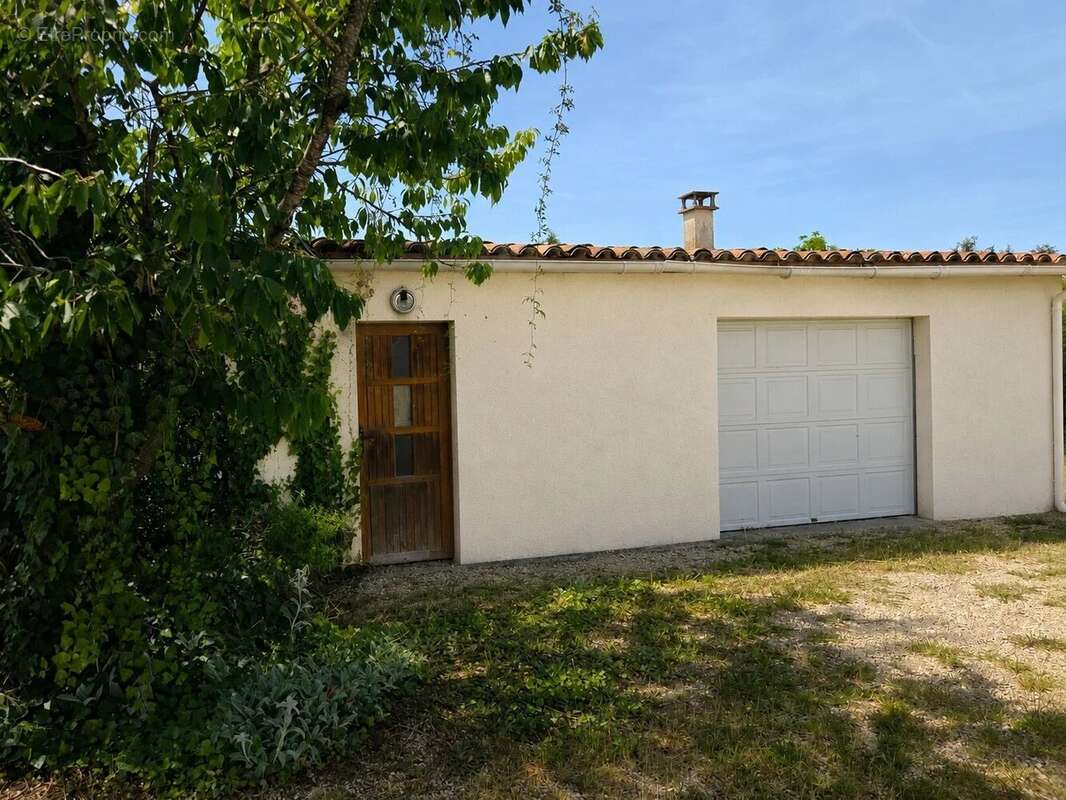 Maison à MONTBARTIER