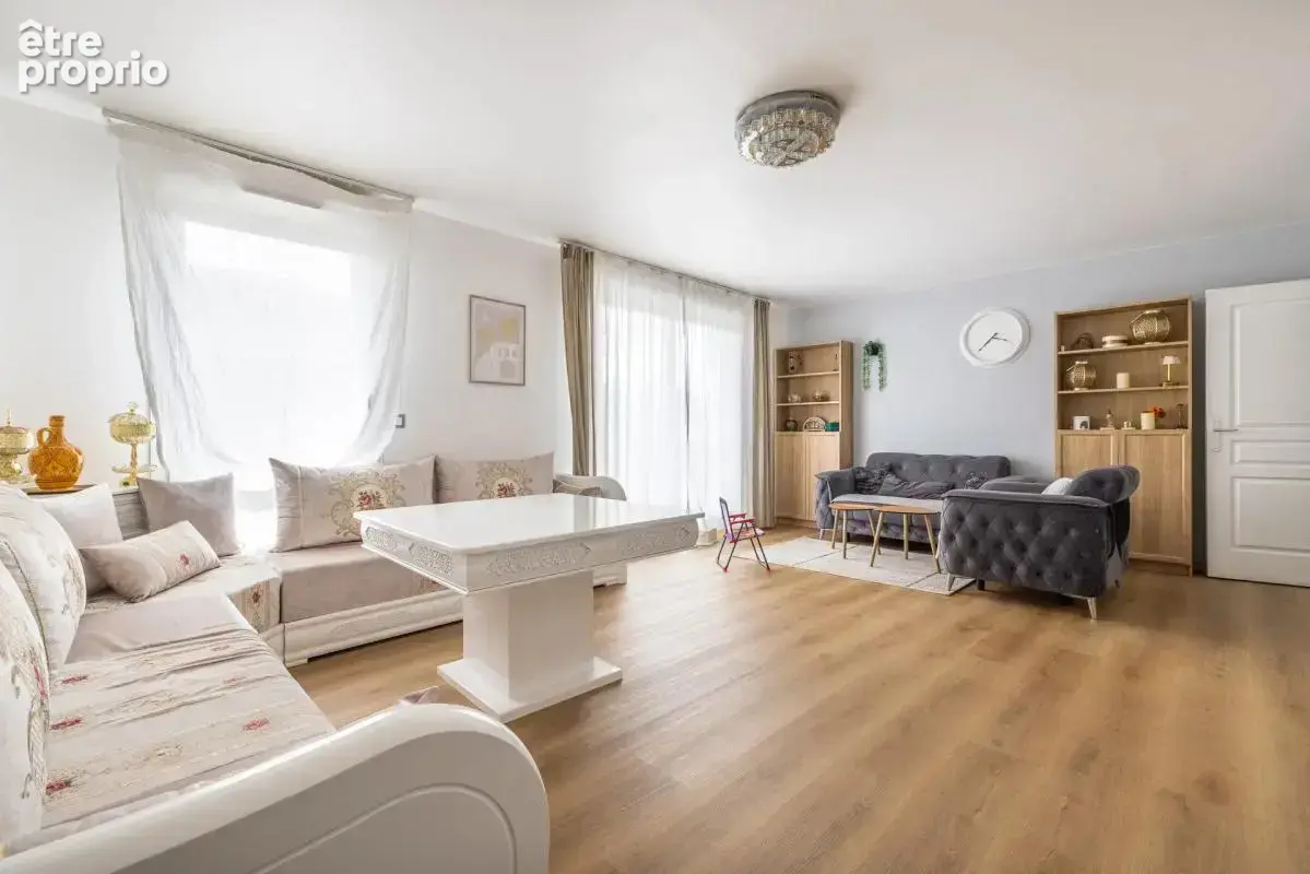 Appartement de 4 pièces de 88 m² à Corbeil-Essonnes - photo 3