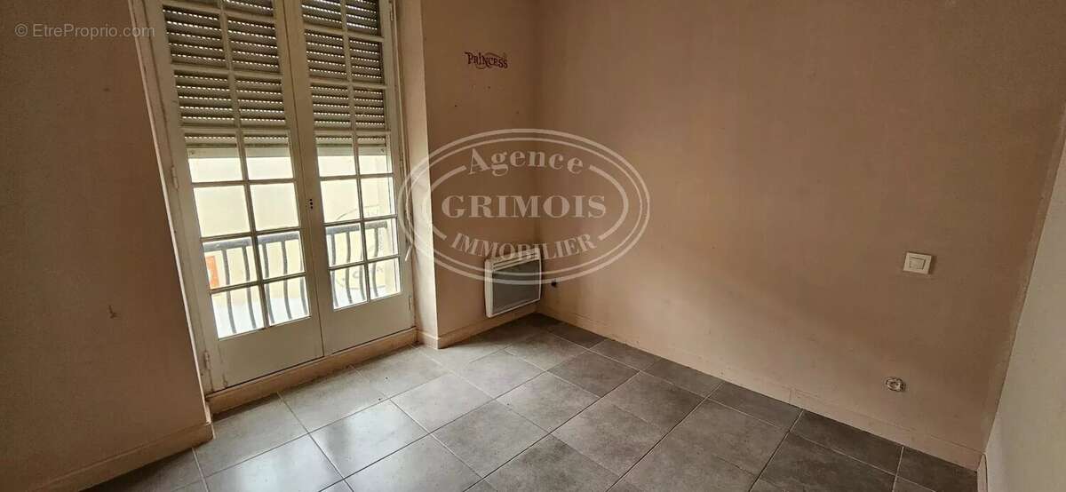 Appartement à LEZIGNAN-CORBIERES