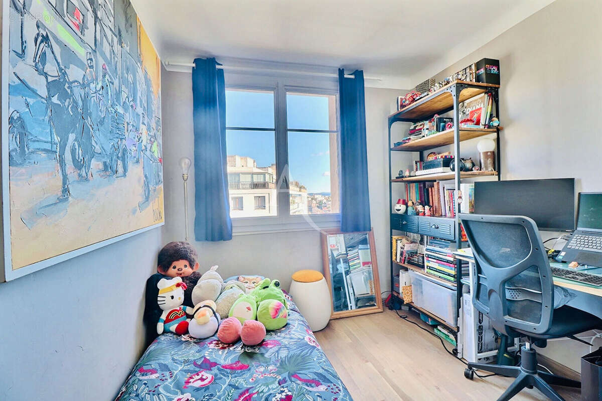 Appartement à MARSEILLE-4E