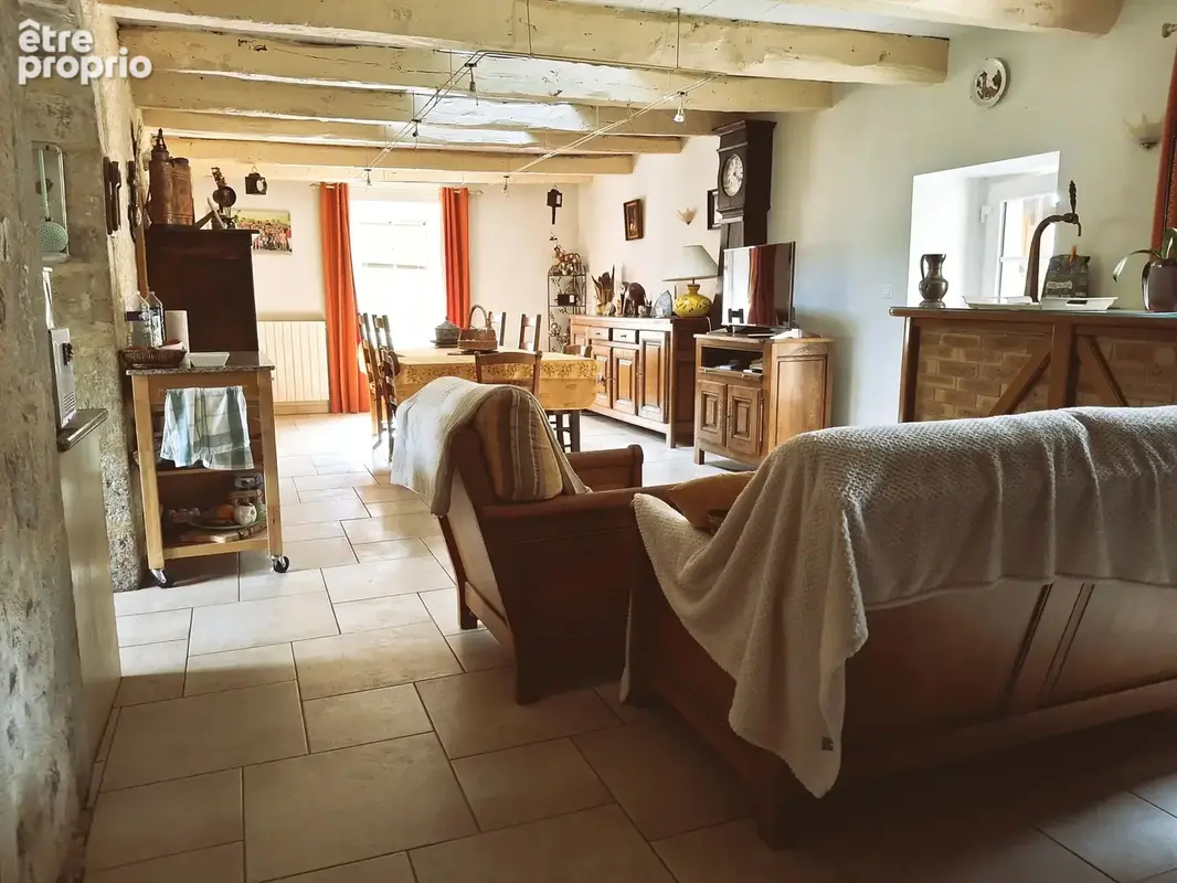 Une maison pleine de charme, prête à emménager, avec un beau potentiel d’aménagement - photo 6