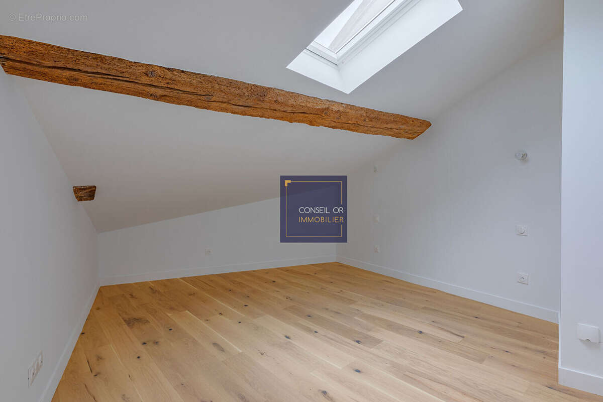 Appartement à SAINT-GENIS-LAVAL