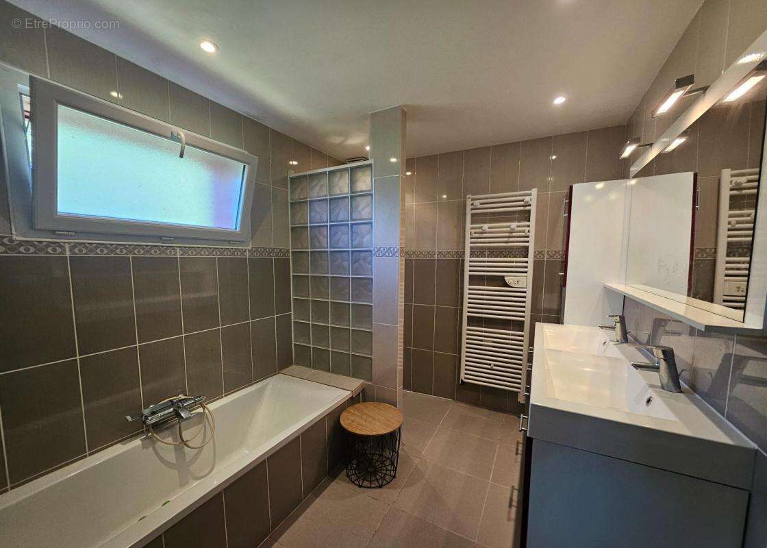 Maison 5 pièces 125 m² jardin et garage 22260 - photo 7