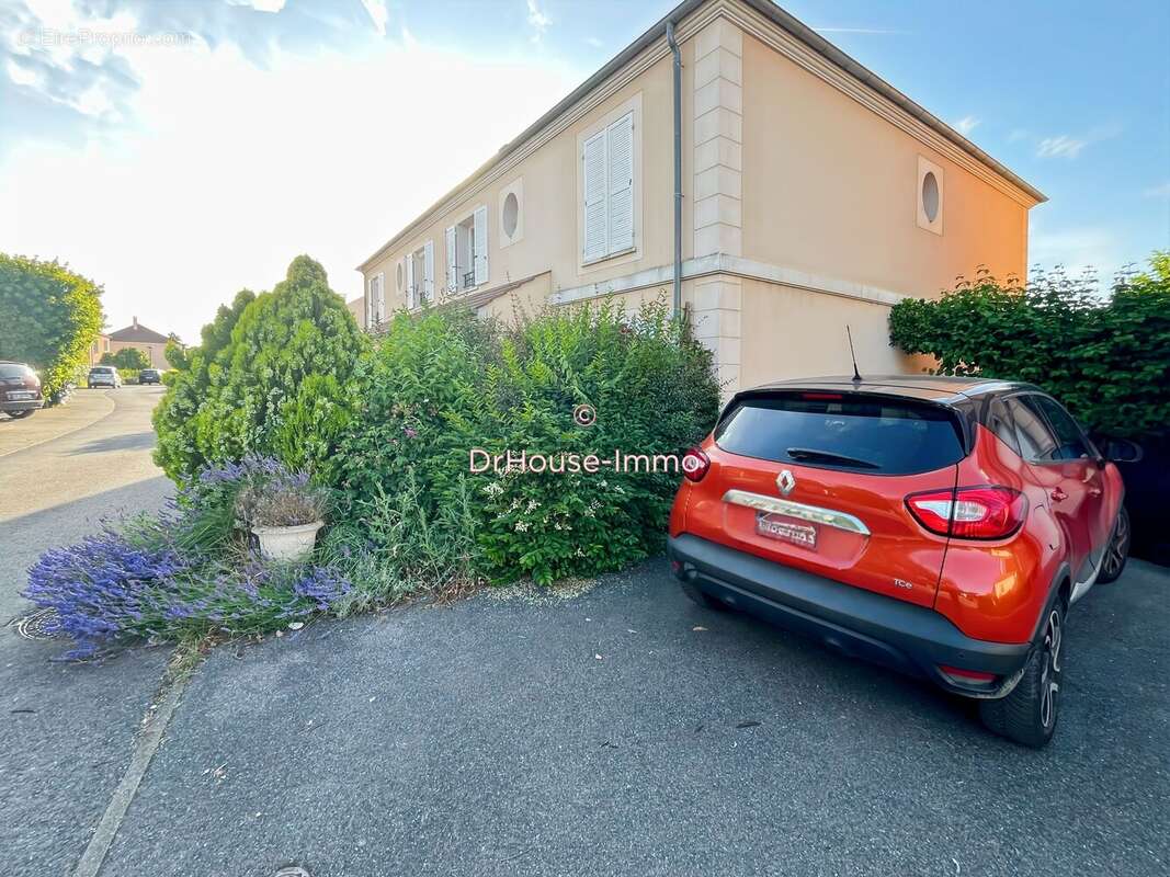 Maison à BUSSY-SAINT-GEORGES