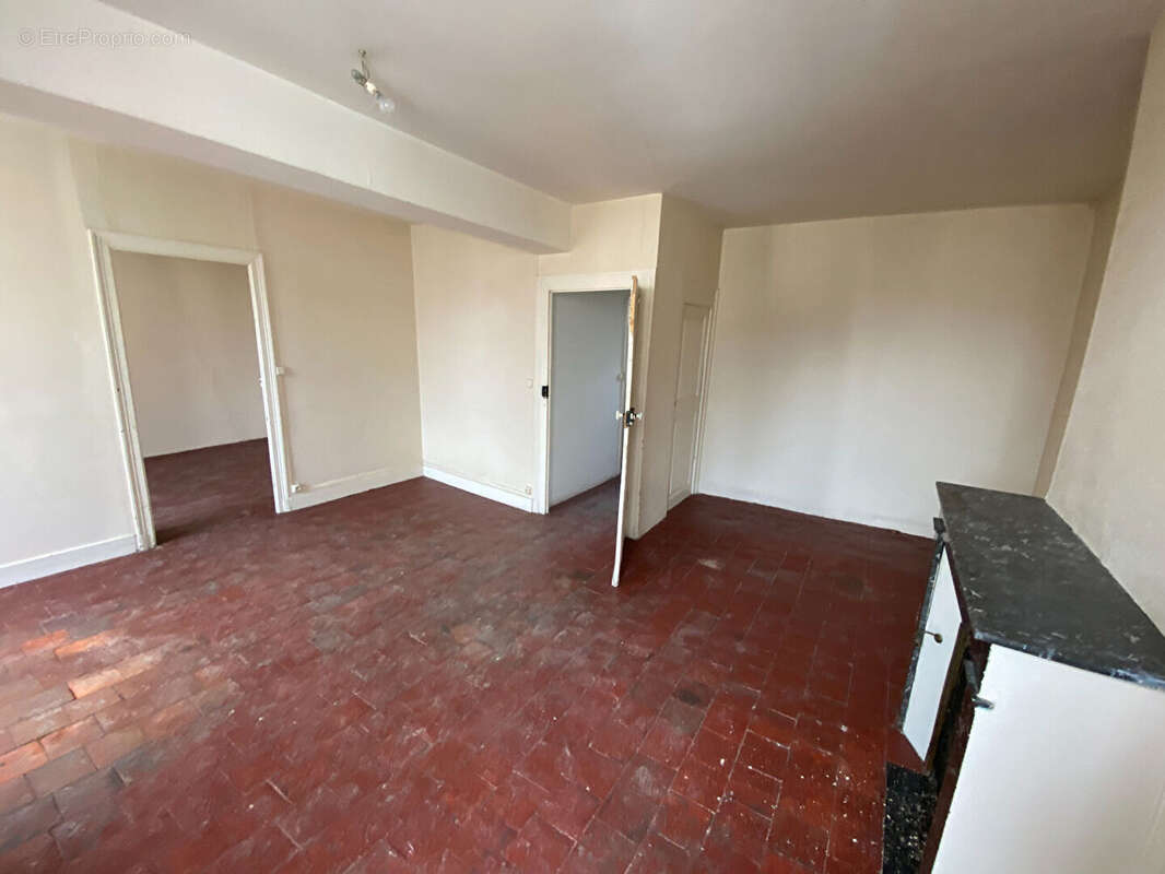 Maison à AILLANT-SUR-THOLON