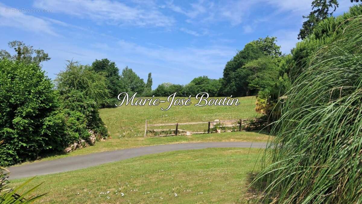 Maison à PONT-L&#039;EVEQUE