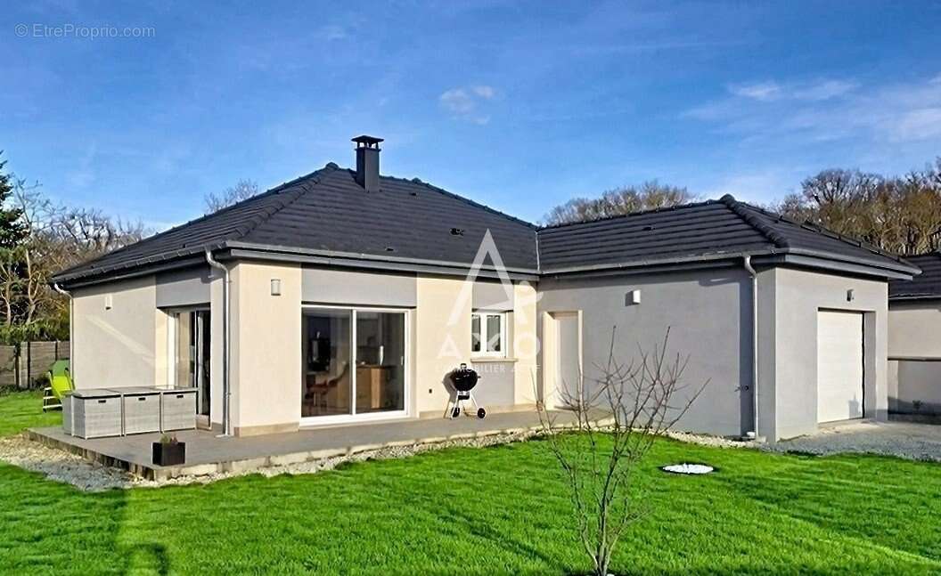 Maison à CORQUILLEROY