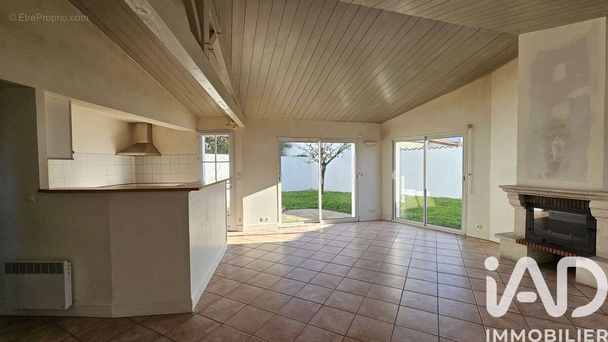 Photo 2 - Maison à LA FLOTTE