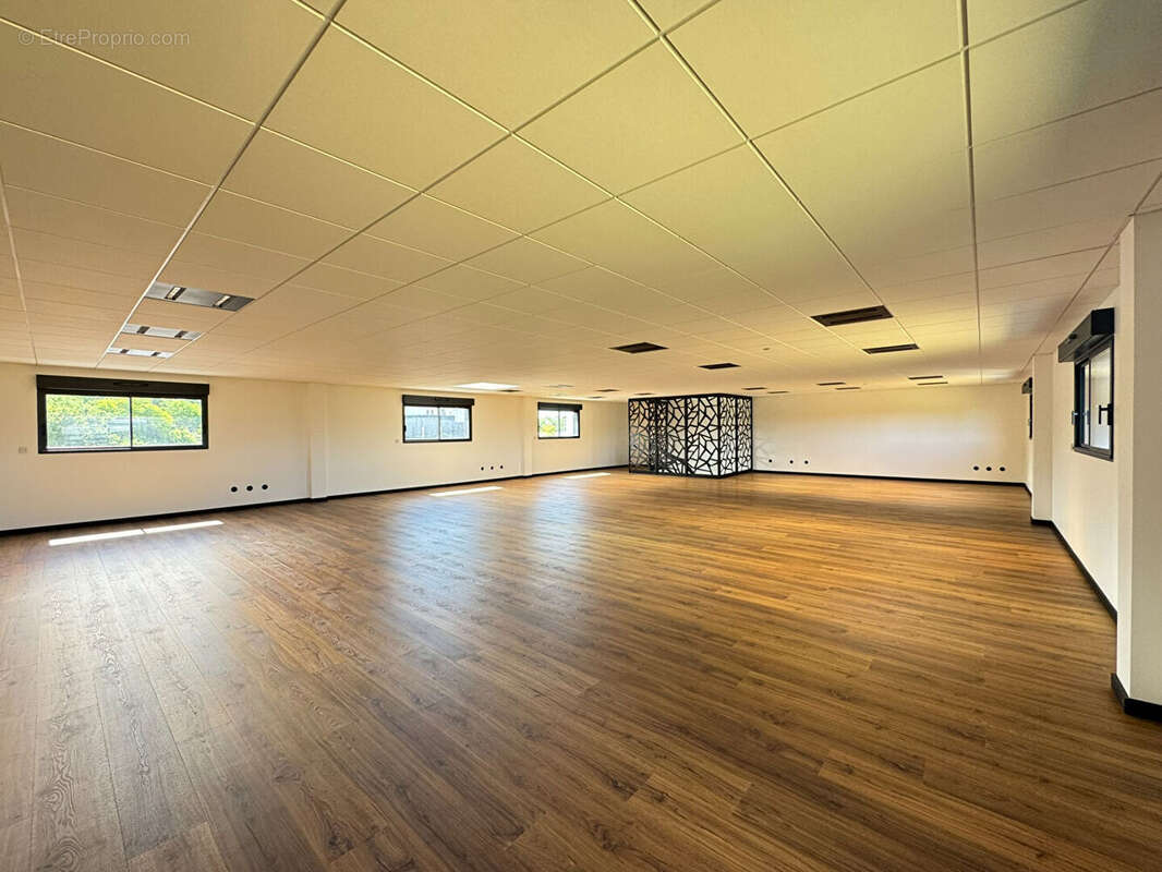 Plateau neuf de bureaux 228 m² - betheny - photo 2