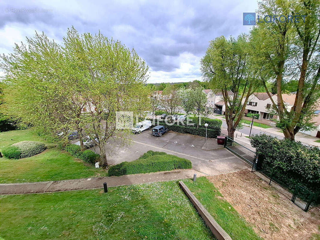 Appartement à SAINT-THIBAULT-DES-VIGNES