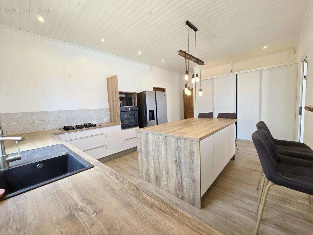 Maison à L&#039;ETANG-SALE