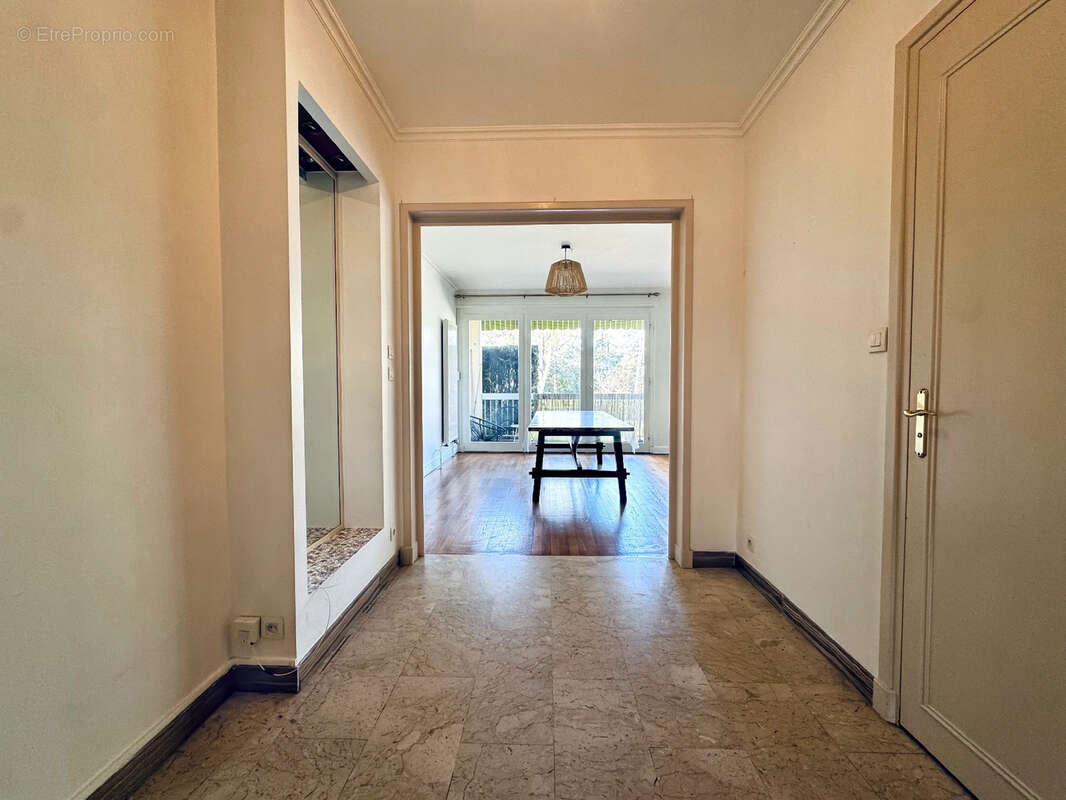 Appartement à ANSE