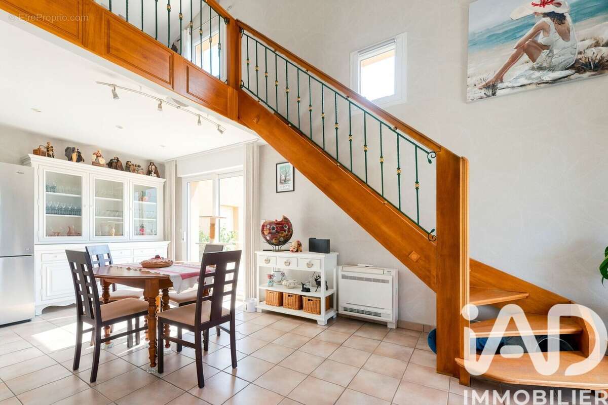 Photo 2 - Maison à LA MOTTE-D'AIGUES