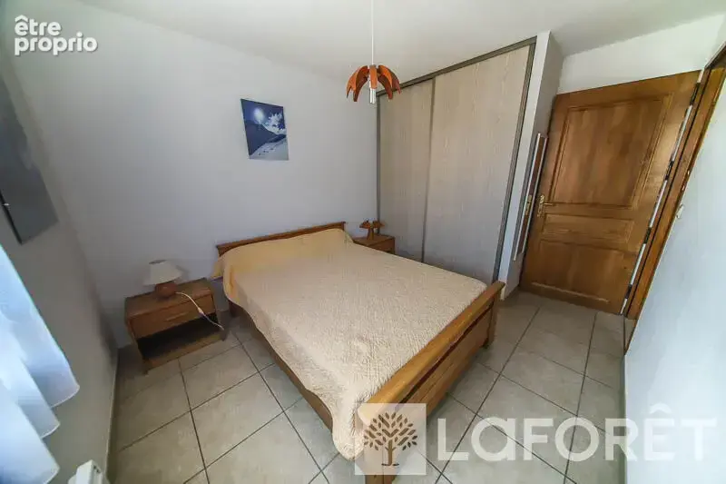 Appartement type 3 + cave- embrun - 3 pièces - photo 7
